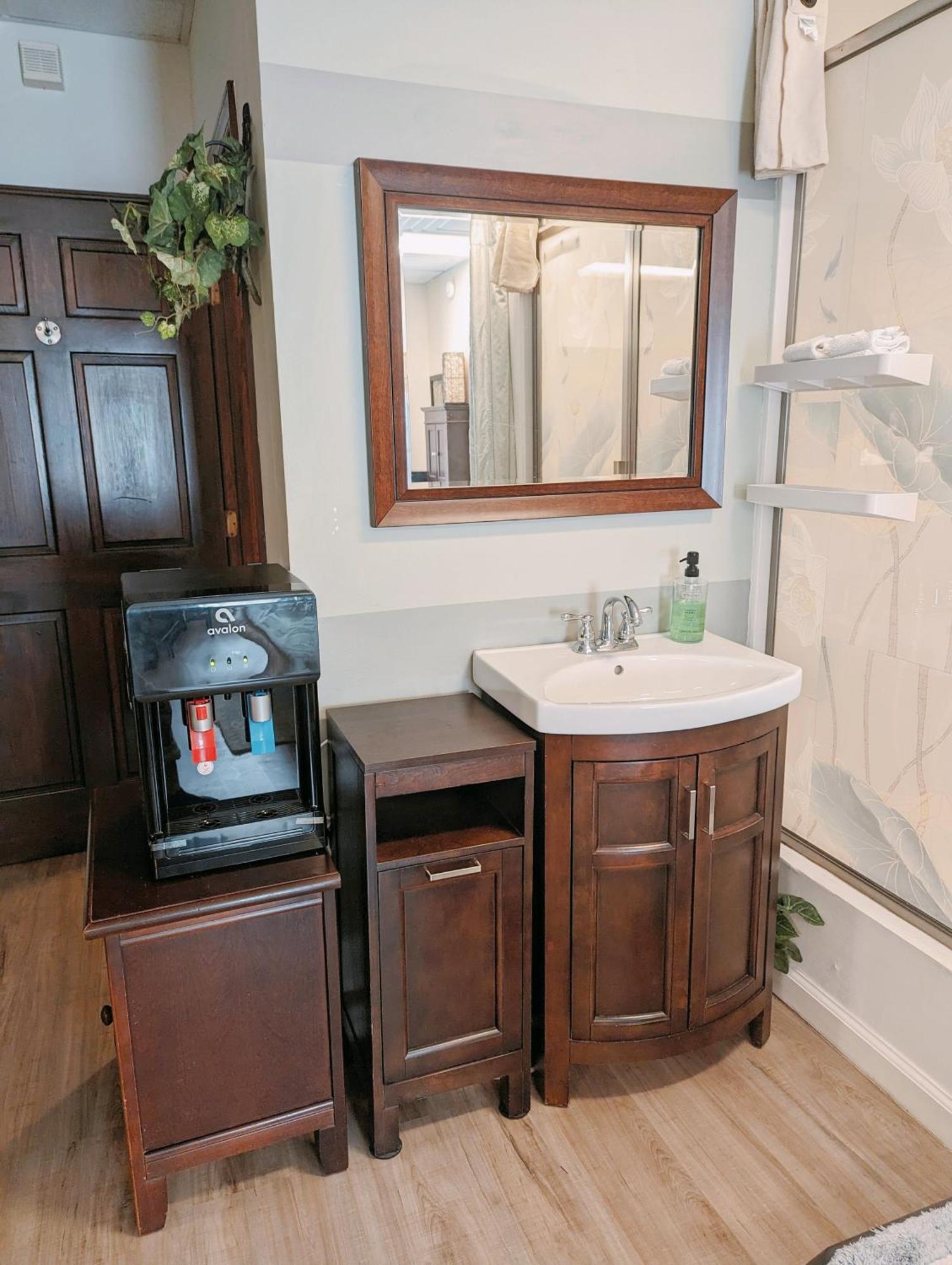 Uptown Area, Cozy King Suite, Quiet And Private, Free Parking, Walk To Restaurants Σάρλοτ Εξωτερικό φωτογραφία