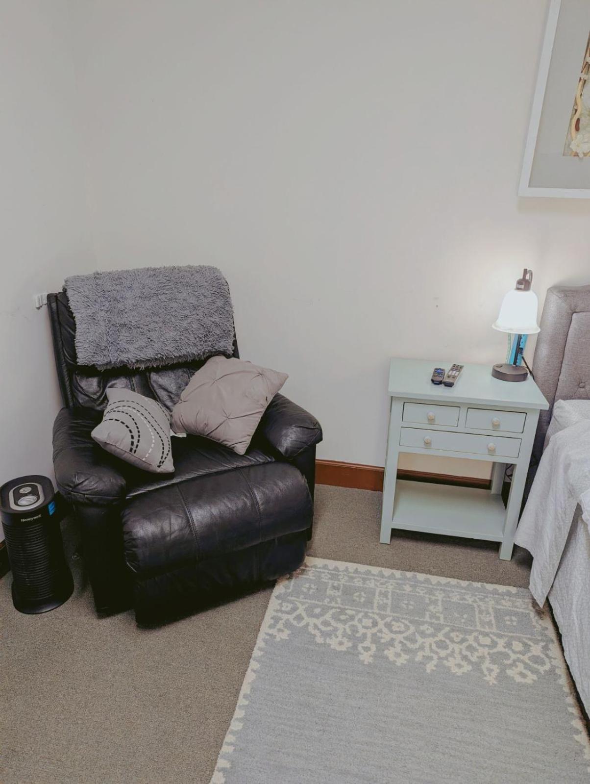 Uptown Area, Cozy King Suite, Quiet And Private, Free Parking, Walk To Restaurants Σάρλοτ Εξωτερικό φωτογραφία